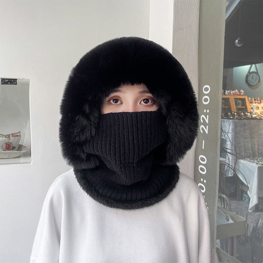 Плетена топла шапка с маска